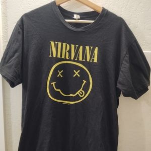 Nirvana Smiley Face Men's Graphic T Shirt 2014 Size L Medium Black Grunge Rock